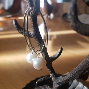 silver and faux pearl elongated hoop earings